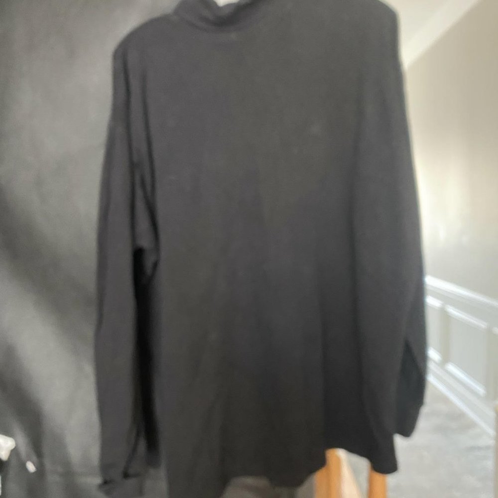 HUGO BOSS  T-SHIRT LONG SLEEVES.